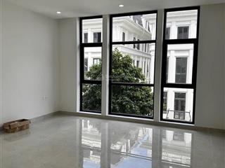Cho thuê căn hộ hoàn thiện thang máy. điều hòa cho thuê lâu dài  0961 730 ***