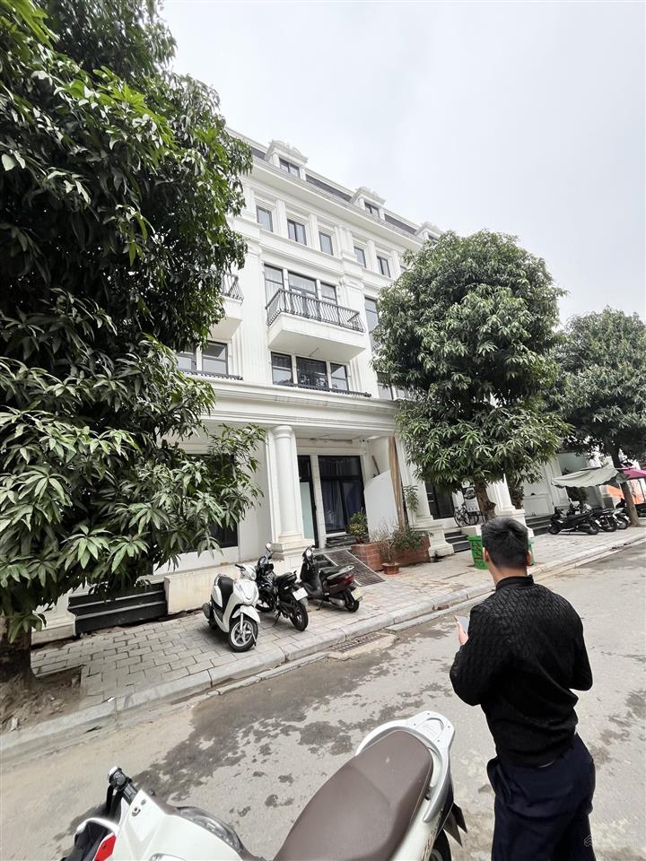 28 tỷ sở hữu liền kề hướng bắc đường rộng 24m để 5 xe ôtô,  0961 730 ***