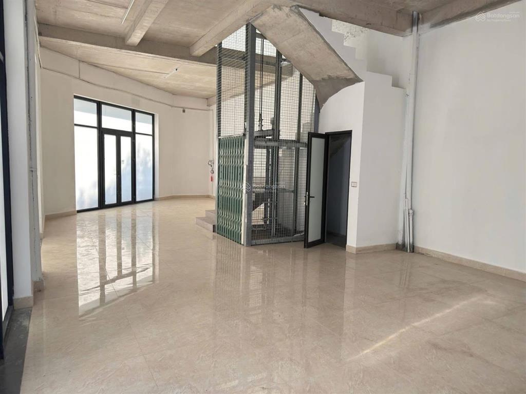 Cho thuê căn góc 310m² đường rộng ở dự án louis hoàng mai mặt đường tân mai