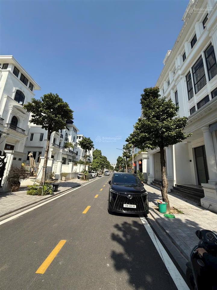 Nhỉnh 27 tỷ sở hữu liền kề hướng tây nhìn sang biệt thự  em hưng 0961 730 ***