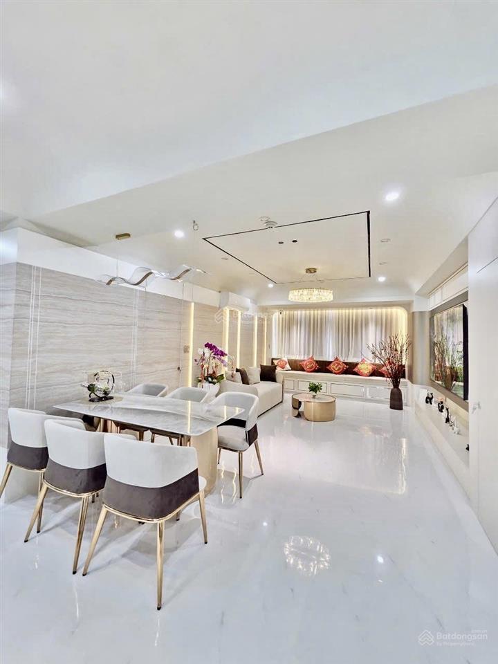 Bán căn hộ sông đà uplaza nha trang sát bãi tắm hòn chồng nội thất đẹp ,cao cấp