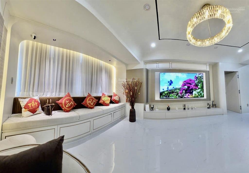 Bán căn hộ sông đà uplaza nha trang sát bãi tắm hòn chồng nội thất đẹp ,cao cấp