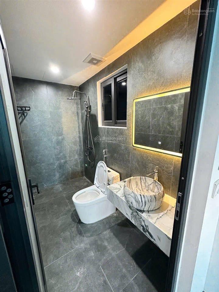 Bán nhà mới tinh  đối diện aeon mall long biên, ô tô, thang máy. giá chỉ 11,9 tỷ