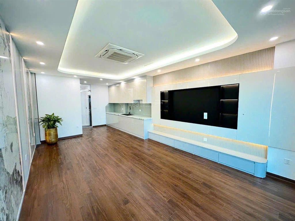 Bán nhà mới tinh  đối diện aeon mall long biên, ô tô, thang máy. giá chỉ 11,9 tỷ