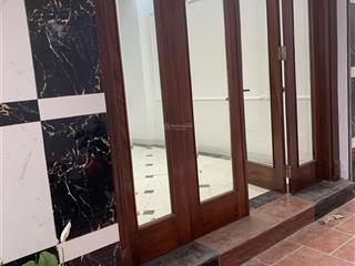 Bán nhà mới tinh  cự khối, long biên  giá hời đón tết