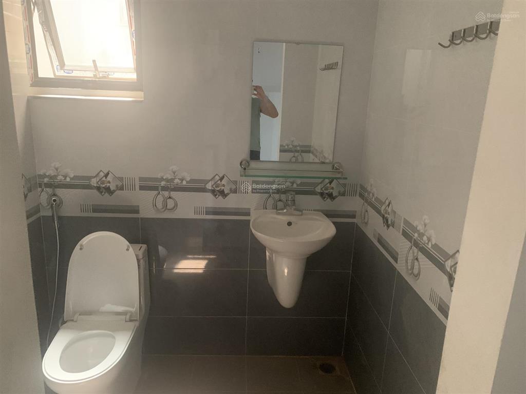Nhà dân xây mới cạnh lương thế vinh nguyễn quý đức