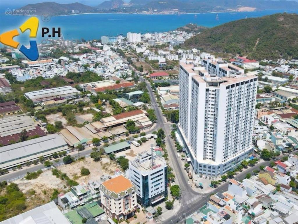 Bán chung cư ph 2 phòng ngủ, gần biển khu trung tâm nha trang