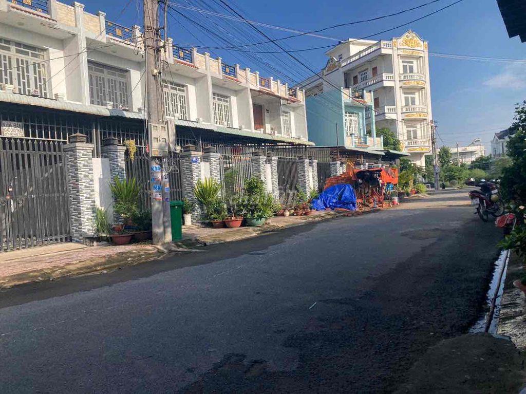 Chính chủ bán nền villa thổ cư 100% cách HCM 5km