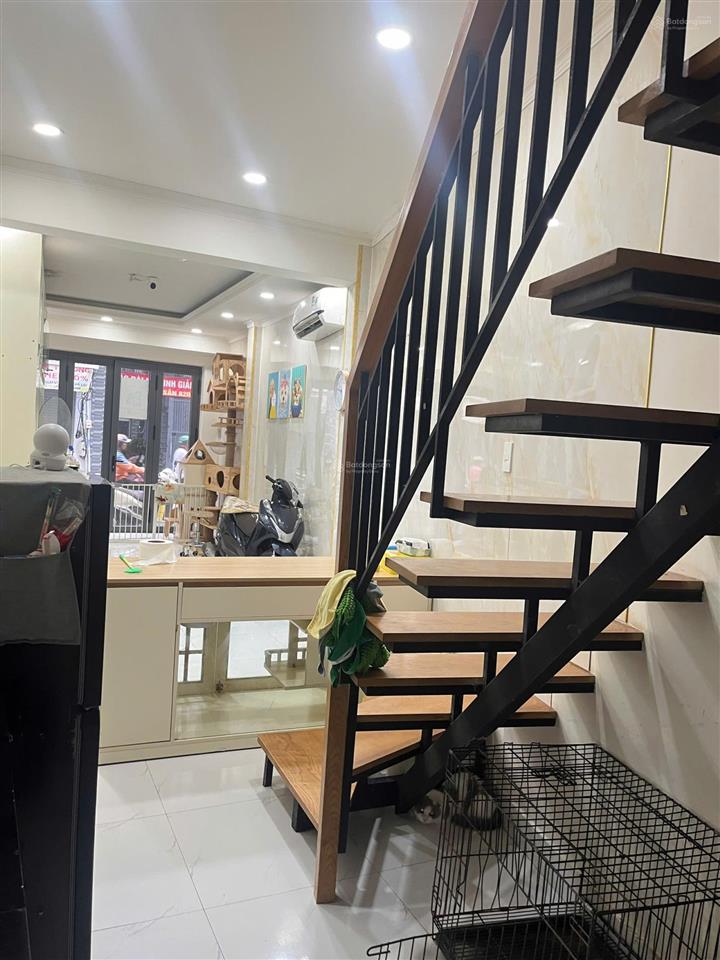 Bán nhà riêng tại 43 nguyễn trọng tuyển, 5,1 tỷ, 20,5m2, mặt tiền đẹp hàng hiếm