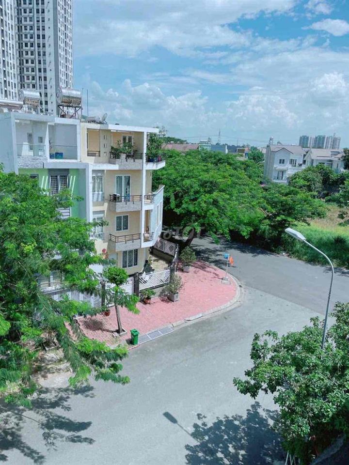 Bán căn nhà mặt tiền đường KDC 13E, phong phú, 5*20 1 trệt 2 lầu ST
