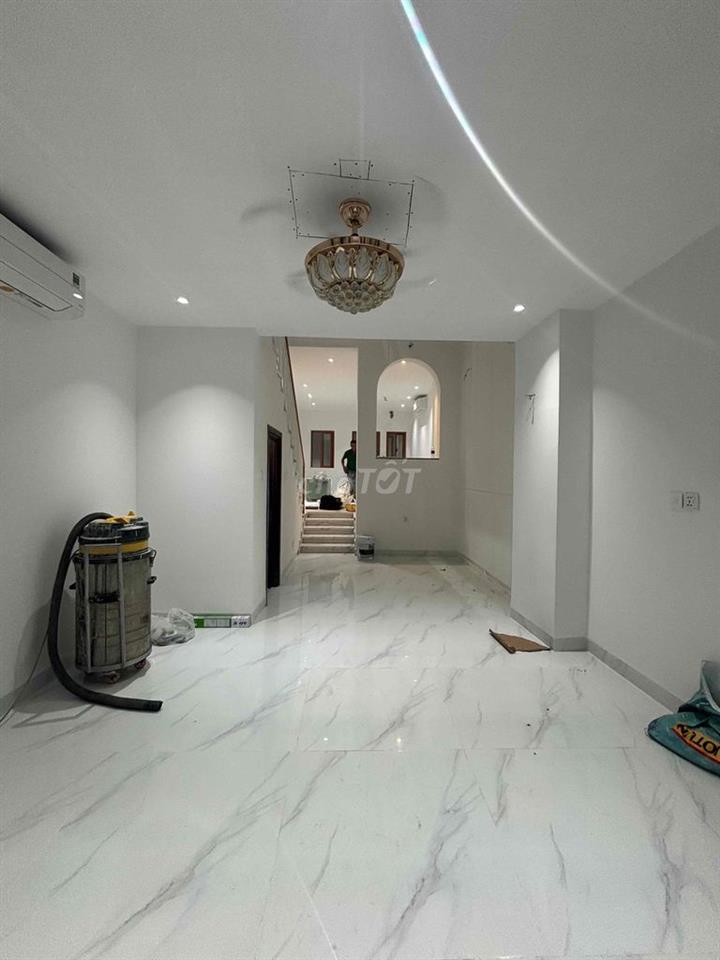 Cho thuê mặt bằng tầng trệt Tạ Quang Bửu 4*20 20trieu