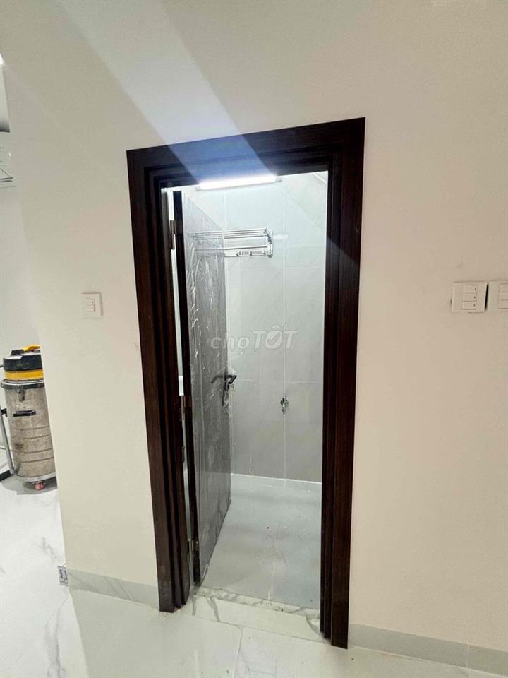 Cho thuê mặt bằng tầng trệt Tạ Quang Bửu 4*20 20trieu