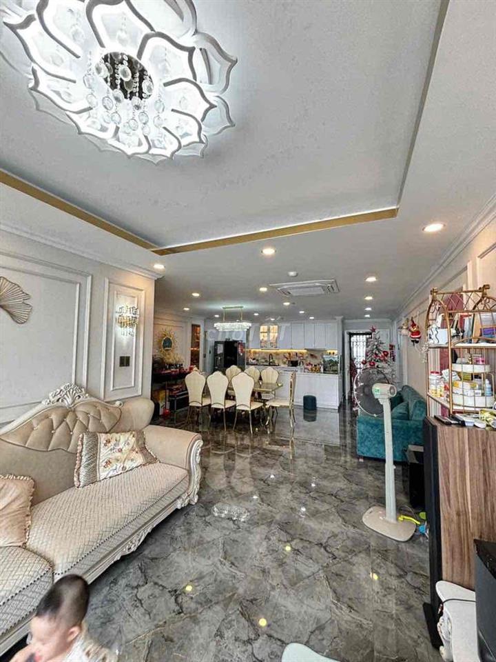Bán căn hộ Giai Việt Q8 115m2 2PN sổ hồng tặng FULL nội thất