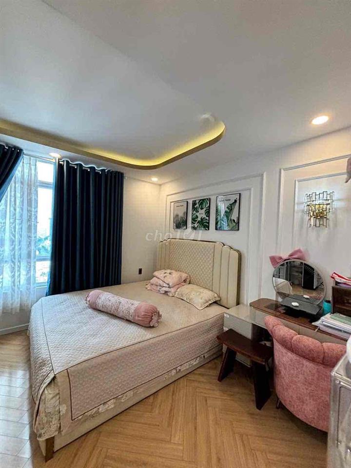 Bán căn hộ Giai Việt Q8 115m2 2PN sổ hồng tặng FULL nội thất