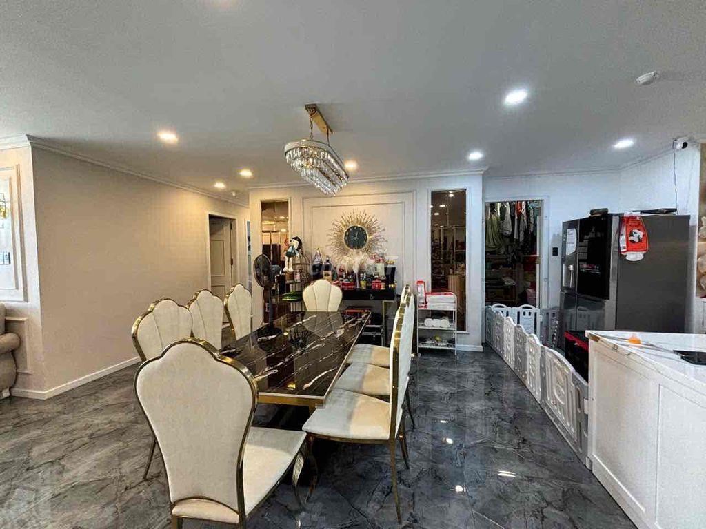 Bán căn hộ Giai Việt Q8 115m2 2PN sổ hồng tặng FULL nội thất