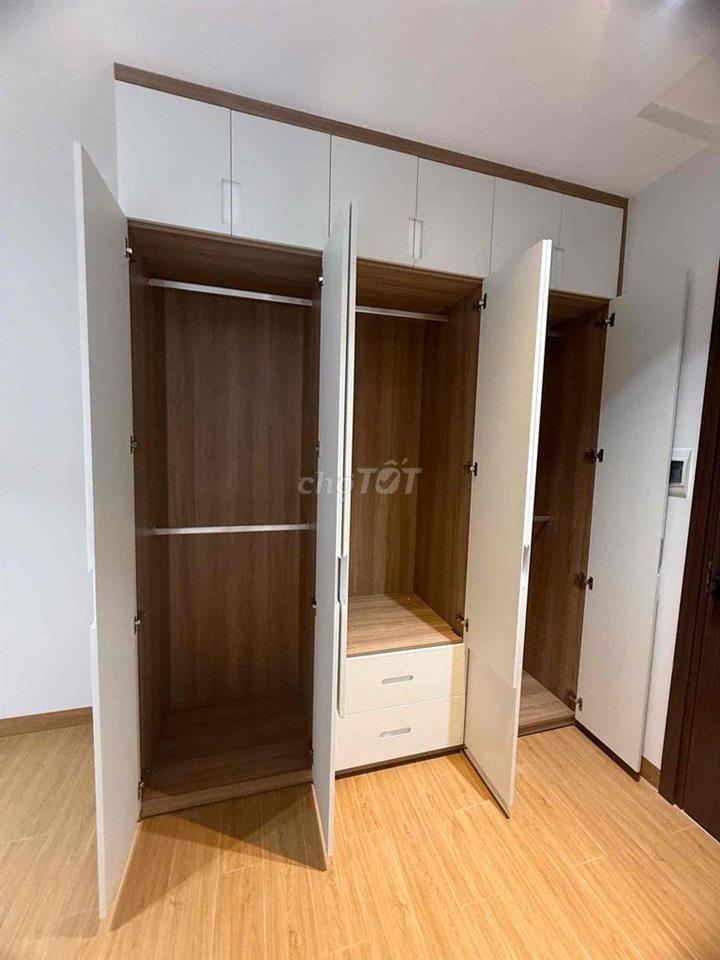 Cho nữ thuê phòng mới full nội thất đẹp co ban công ở ngay 5tr500