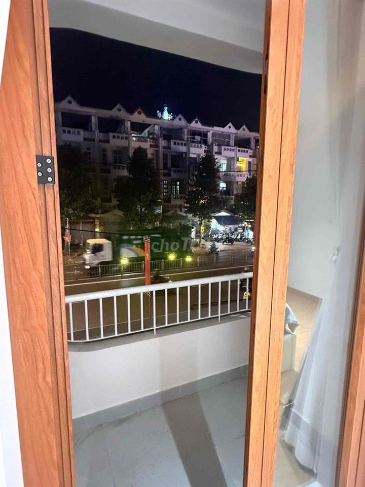 Cho nữ thuê phòng mới full nội thất đẹp co ban công ở ngay 5tr500