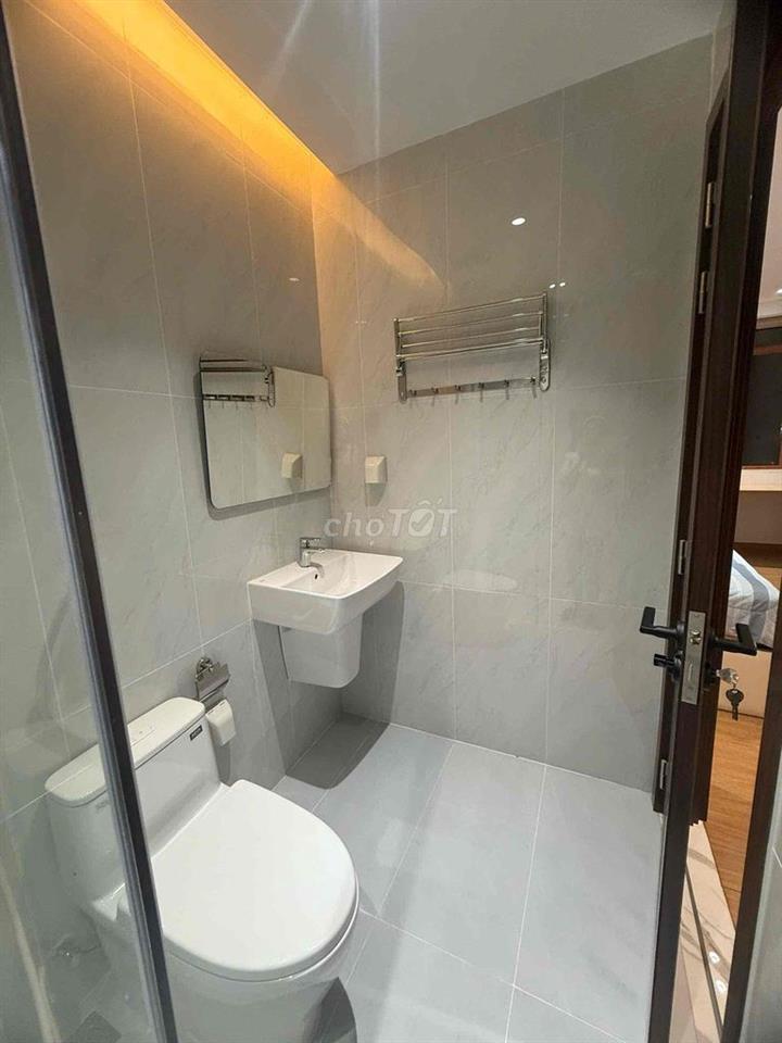 Cho nữ thuê phòng mới full nội thất đẹp co ban công ở ngay 5tr500