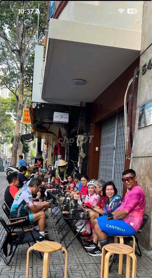 Cần sang quán cafe Q5 đường Trần Hưng Đạo 4m*20m có lượng khách đông