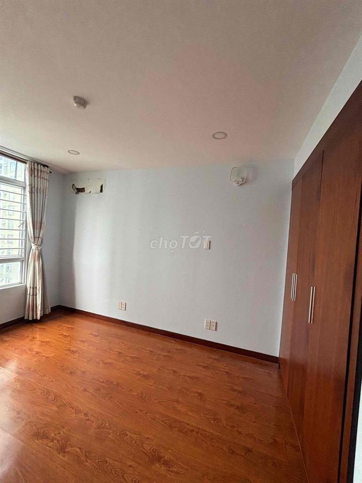 Cho thuê căn hộ Giai Việt Q8 115m2 2pn ở liền view đẹp mát mẻ