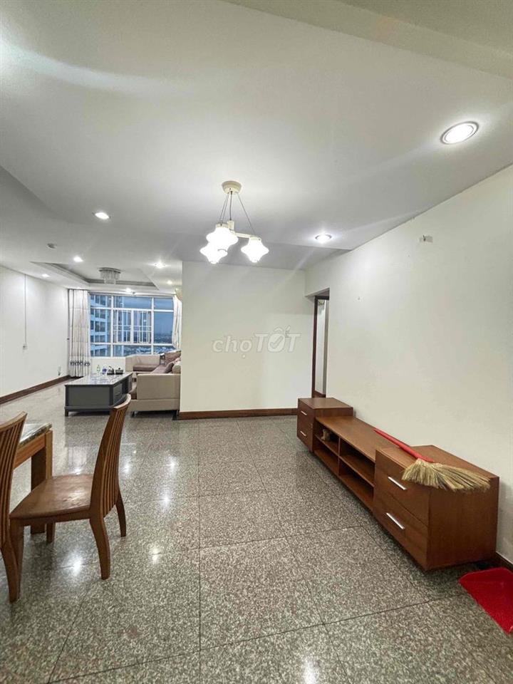 Cho thuê căn hộ Giai Việt,150m2 3PN ở ngay 16tr