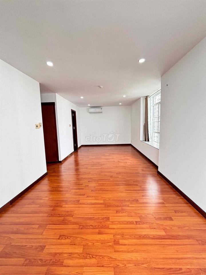 Bán căn hộ Giai Việt 150m2 3pn 3wc sổ hồng chỉ 6ty