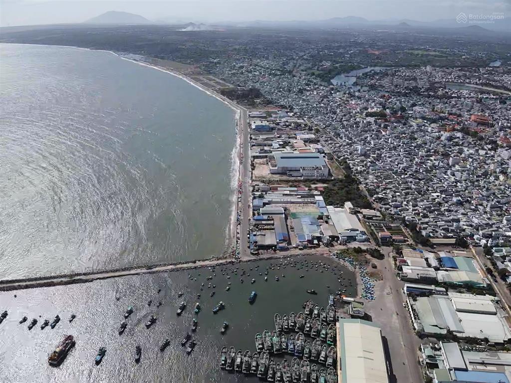 Bán 1440m2 đất skc khu cảng cá phan thiết