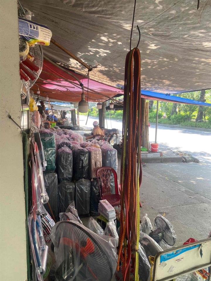 cửa hàng mặt đường Láng Hà Nội