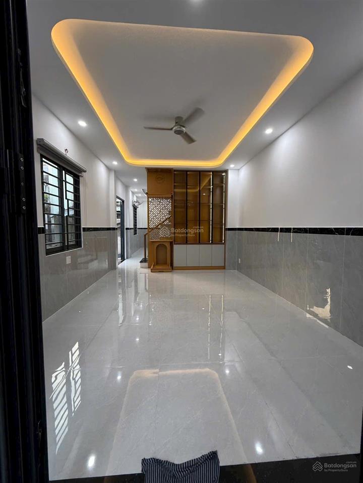 Bán nhà nguyễn sỹ sách, p. 15, q. tân bình  2 tầng  2pn  3wc  nội thất cao cấp  chỉ 5 tỷ