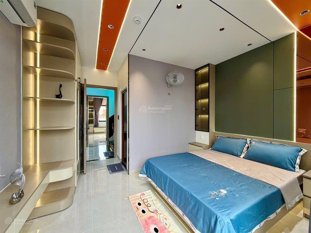 Bán nhà 1 trệt 4 lầu nguyễn văn quá, quận 12, đường 8m  4pn  5wc chỉ 8,999 tỷ