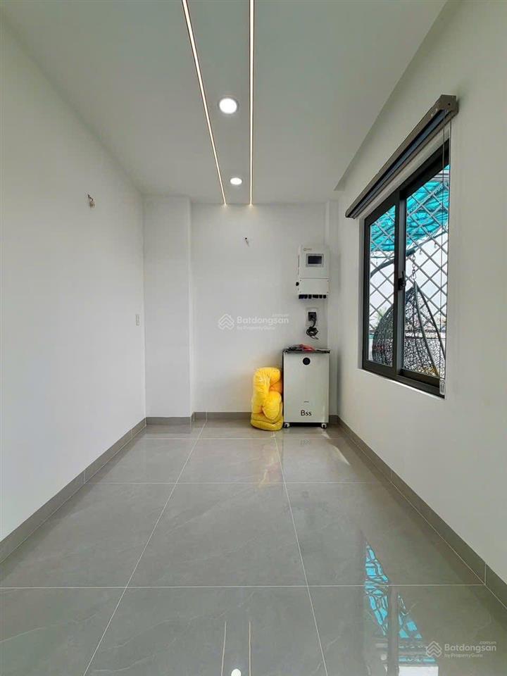 Bán nhà 1 trệt 4 lầu nguyễn văn quá, quận 12, đường 8m  4pn  5wc chỉ 8,999 tỷ