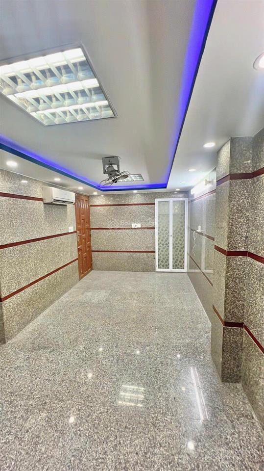 Bán nhà xây 1 trệt 4 lầu làm chdv đường lê trọng tấn  có 9 phòng  thu nhập 25tr  chỉ 6ty200