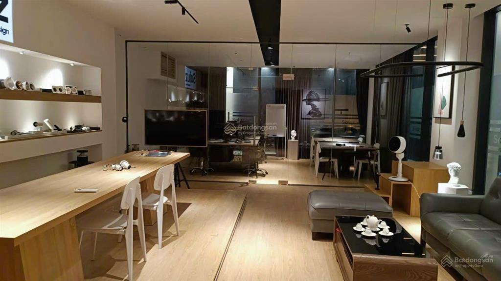 Cho thuê lầu 3 toà nhà 514a mặt tiền lê trọng tấn. q tân phú  140m2  pccc  gần sân bay  16tr500