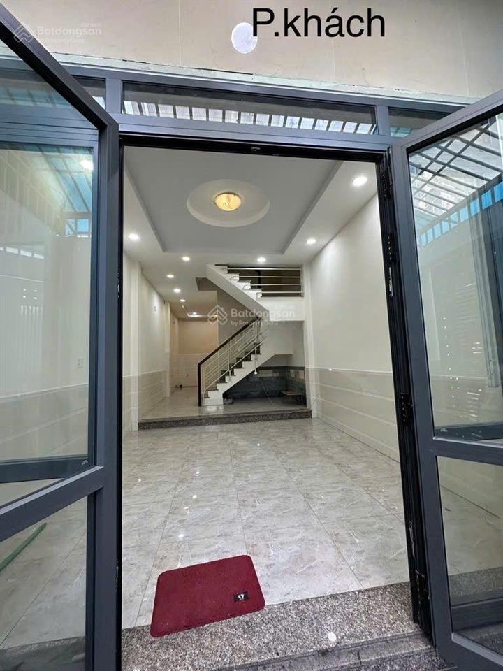Cho thuê nhà đường tân kỳ tân quý  1 trệt 3 lầu  5 pn  5 wc  ô tô đậu cửa  giá 17tr500