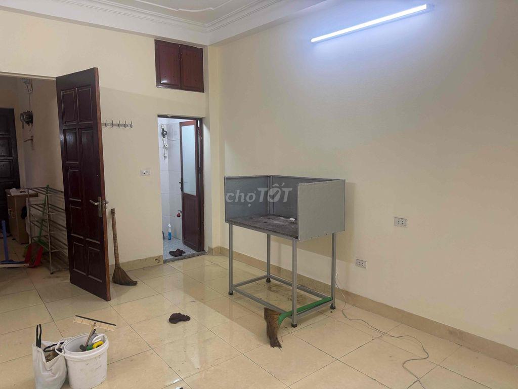 nhà 4 tầng. sơn sửa đẹp. đầy đủ nội thất đầy đủ
