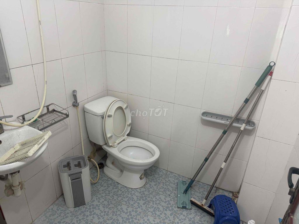 nhà 4 tầng. sơn sửa đẹp. đầy đủ nội thất đầy đủ