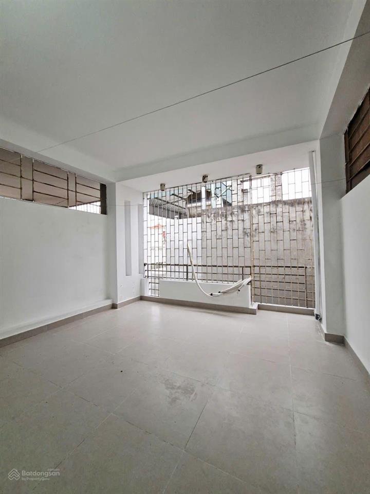 Bán nhà ngõ 38 xuân la 35m x 5 tầng nhà đẹp ở ngay ô tô cách 10m giá 10,95 tỷ