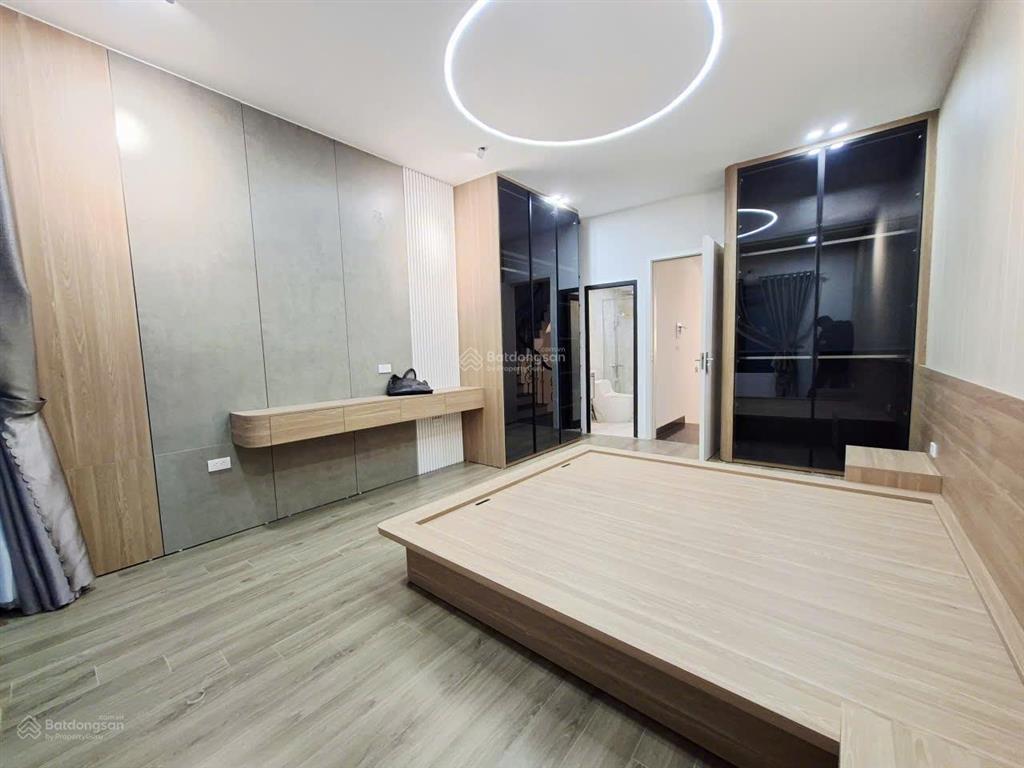 Bán nhà ngõ 38 xuân la 35m x 5 tầng nhà đẹp ở ngay ô tô cách 10m giá 10,95 tỷ