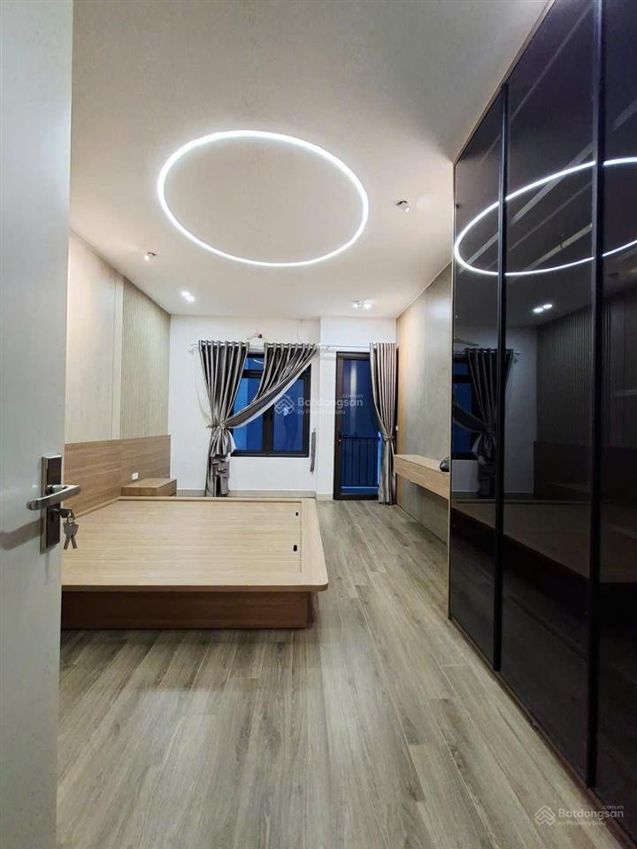 Bán nhà ngõ 38 xuân la 35m x 5 tầng nhà đẹp ở ngay ô tô cách 10m giá 10,95 tỷ