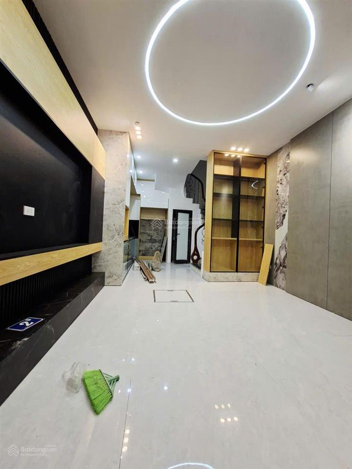 Bán nhà ngõ 38 xuân la 35m x 5 tầng nhà đẹp ở ngay ô tô cách 10m giá 10,95 tỷ