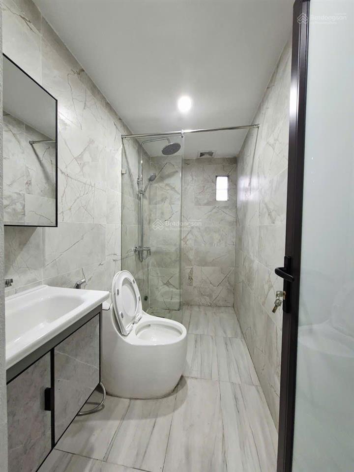 Bán nhà ngõ 38 xuân la 35m x 5 tầng nhà đẹp ở ngay ô tô cách 10m giá 10,95 tỷ