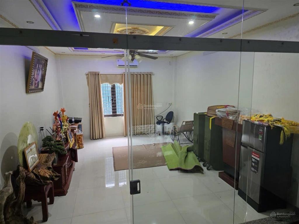 Nhà phố trục chính phan huy chú  bồ sơn