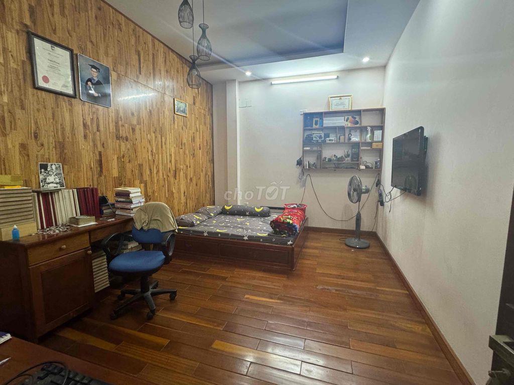🌹Căn góc 3 tầng, sát đường 3/2, Hải Châu, ĐN. ✔️Lô góc: 5mx15m ✔️3 tầng,