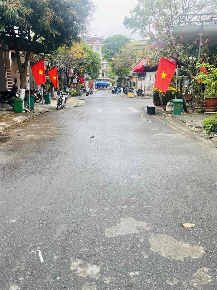 💥Xách Valli vào ở căn 2 tầng 2 mê, sát dãy Shophouse Trần Hưng Đạo, ĐN