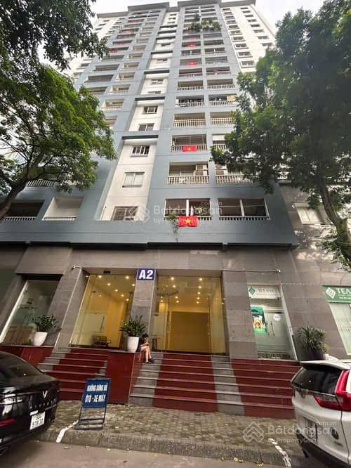 Bán cc cao cấp phố vọng dt 120m2 gồm 3 phòng ngủ 1 khách bếp 2 ban công, giá 9.9 tỷ