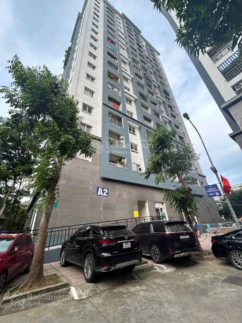 Bán cc cao cấp phố vọng dt 120m2 gồm 3 phòng ngủ 1 khách bếp 2 ban công, giá 9.9 tỷ