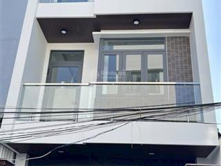 Nhà đẹp 1 trệt 3 lầu gần bệnh viện lê văn thịnh