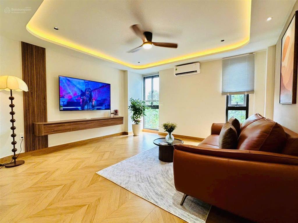 Cần bán nhà phố hxh q2 (bình trưng tây)