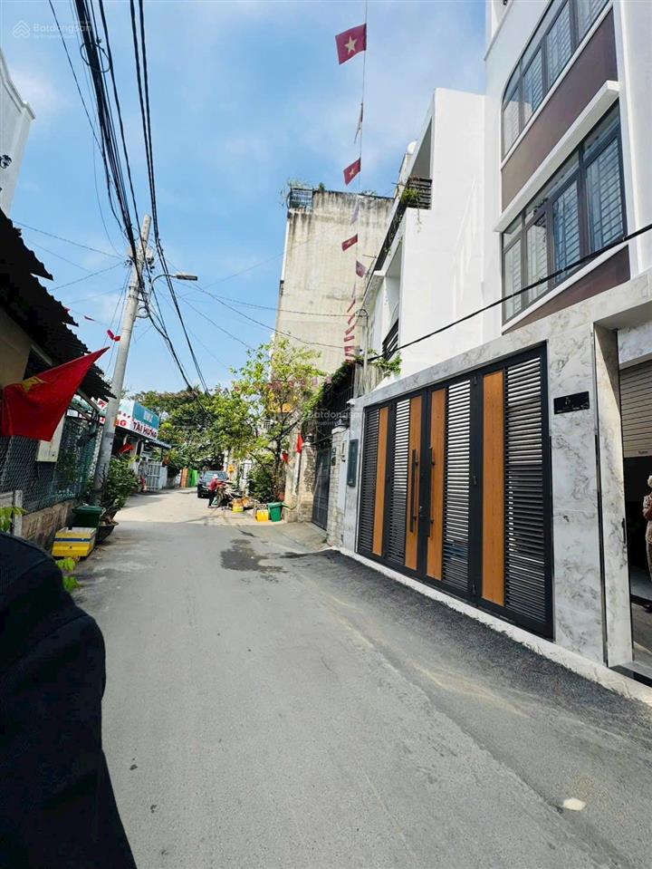 1 lô đất đẹp 90m2 cách bệnh viện lê văn thịnh 500m giá 8,9 tỷ