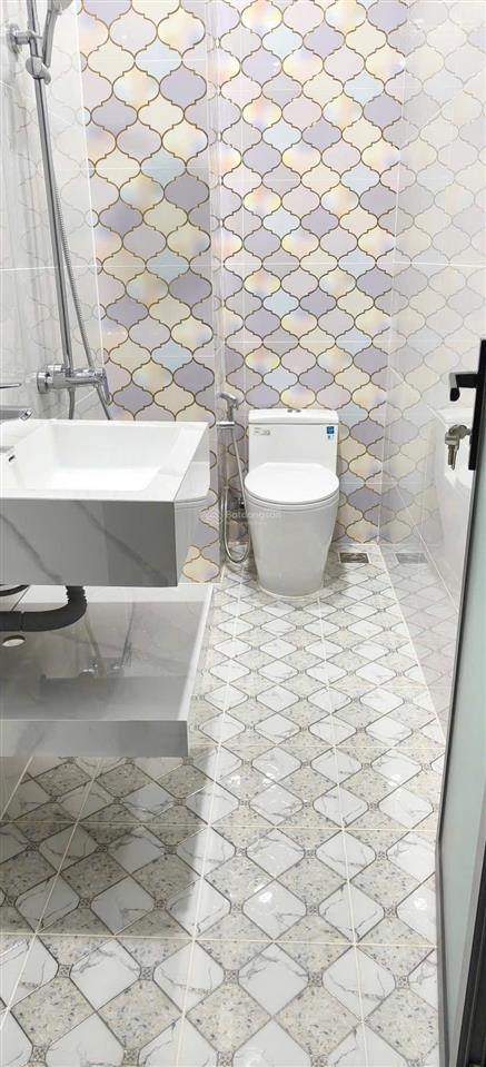 Chính chủ cần bán căn nhà 1 trệt 3 lầu mới hoàn thiện hẻm xe hơi giá 9,8 tỷ